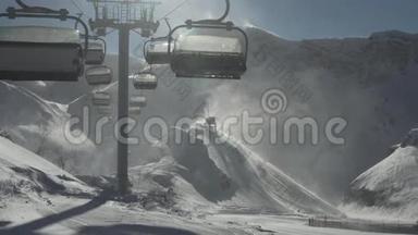 强<strong>风风</strong>暴椅电梯<strong>不能</strong>在海拔2200米的滑雪胜地高尔基戈罗德上面工作